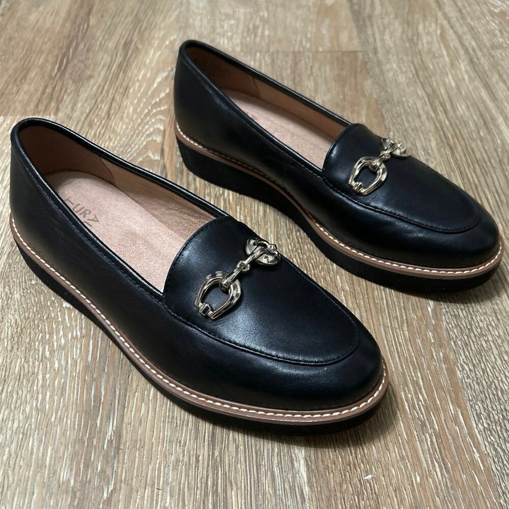 NATURALIZER NWB Adiline Bit Black Leather Gold Detail Comfort Loafers 9.5 Wide - Picture 3 of 10